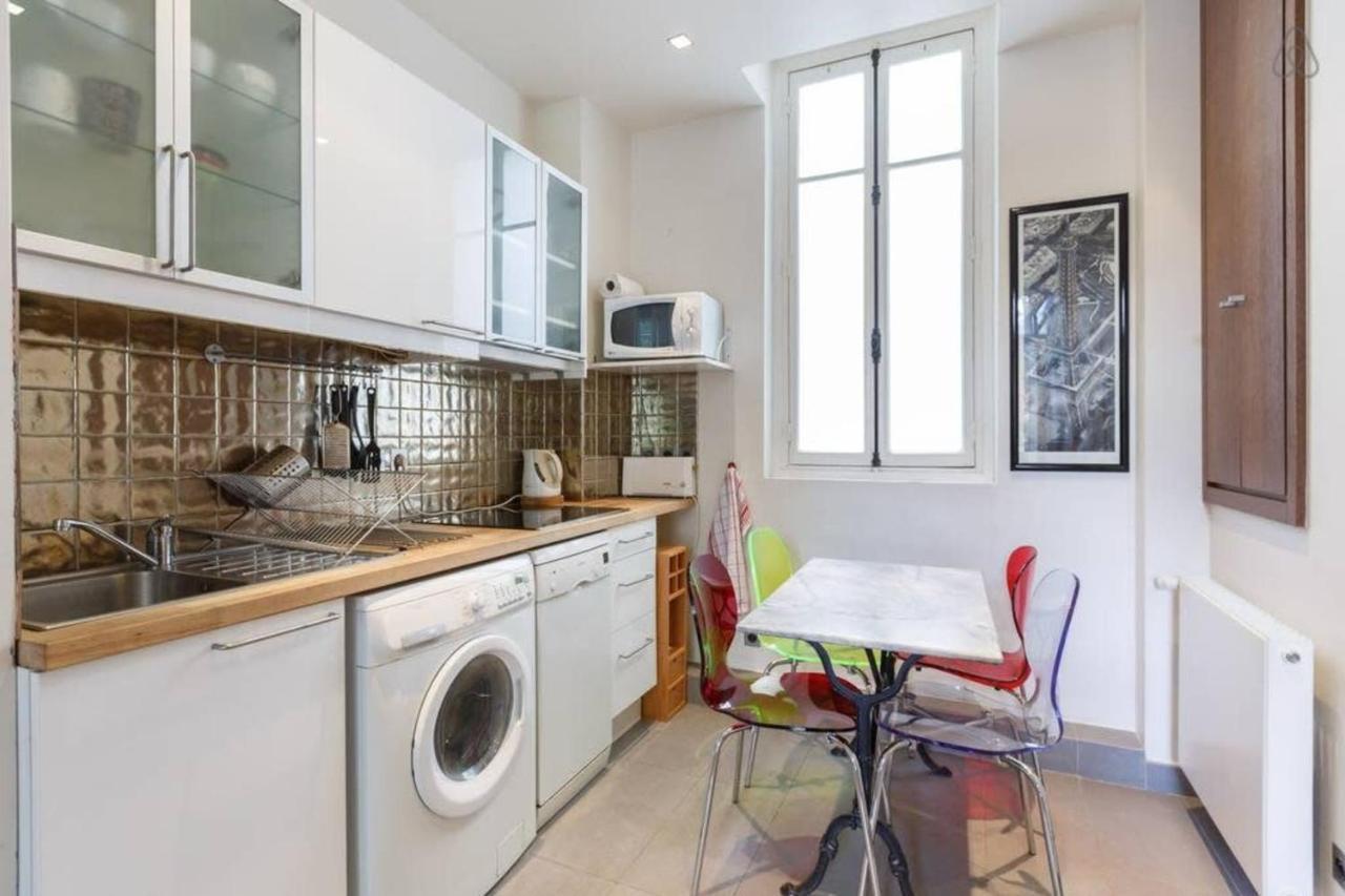 St Germain With Terrace Appartement Parijs